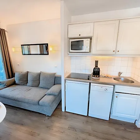 Avec 2 Balcons Vue Sur La Piscine Et Parking Gratuit Prive Apartament