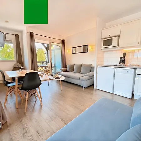Apartament Avec 2 Balcons Vue Sur La Piscine Et Parking Gratuit Prive Deauville