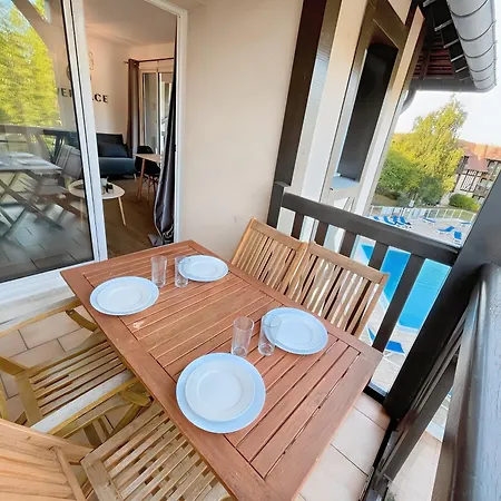 Avec 2 Balcons Vue Sur La Piscine Et Parking Gratuit Prive *