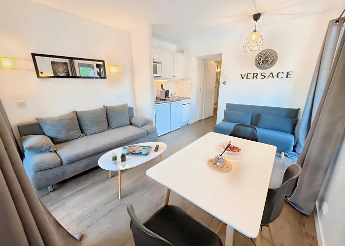 Avec 2 Balcons Vue Sur La Piscine Et Parking Gratuit Prive