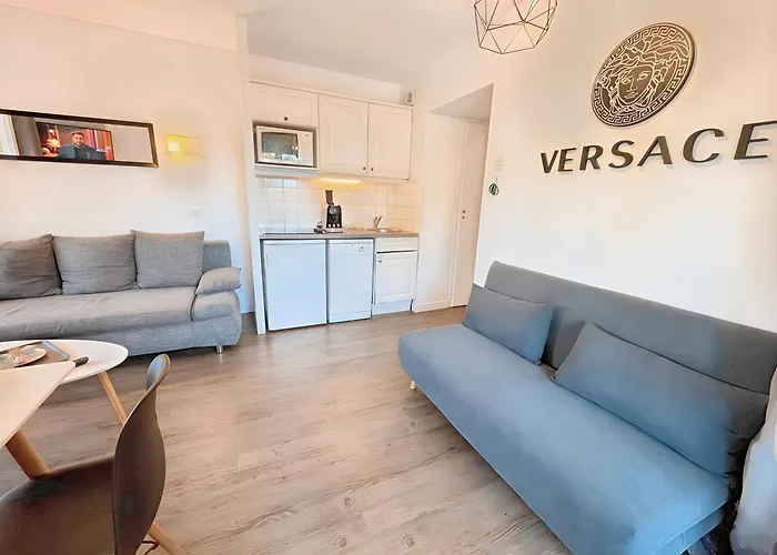 Avec 2 Balcons Vue Sur La Piscine Et Parking Gratuit Prive