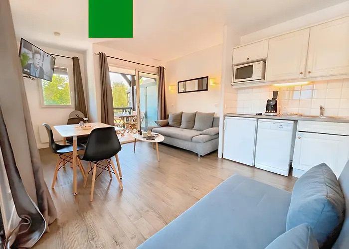 Apartament Avec 2 Balcons Vue Sur La Piscine Et Parking Gratuit Prive Deauville