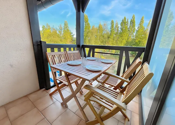 Avec 2 Balcons Vue Sur La Piscine Et Parking Gratuit Prive Apartament