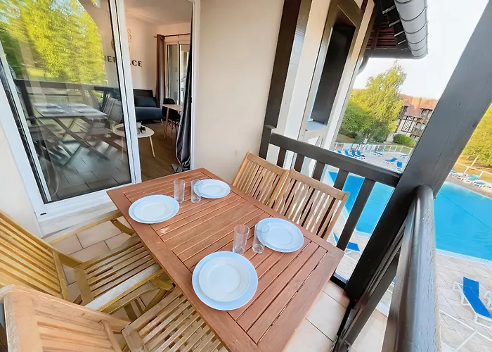 Avec 2 Balcons Vue Sur La Piscine Et Parking Gratuit Prive *