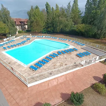 Avec 2 Balcons Vue Sur La Piscine Et Parking Gratuit Prive Deauville