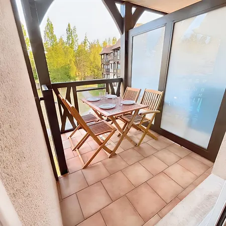 Avec 2 Balcons Vue Sur La Piscine Et Parking Gratuit Prive * Deauville