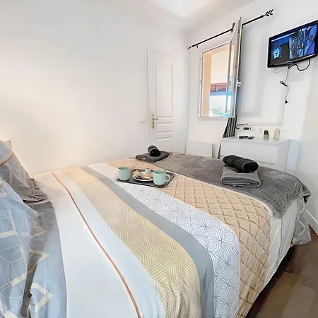 Lejlighed Avec 2 Balcons Vue Sur La Piscine Et Parking Gratuit Prive *